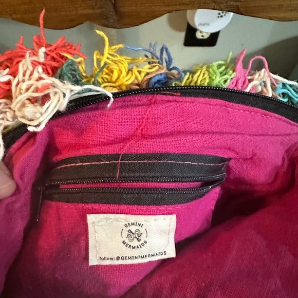 Gemini Mermaids - Clutch with Embroidery and pompoms - Picture 3 of 5